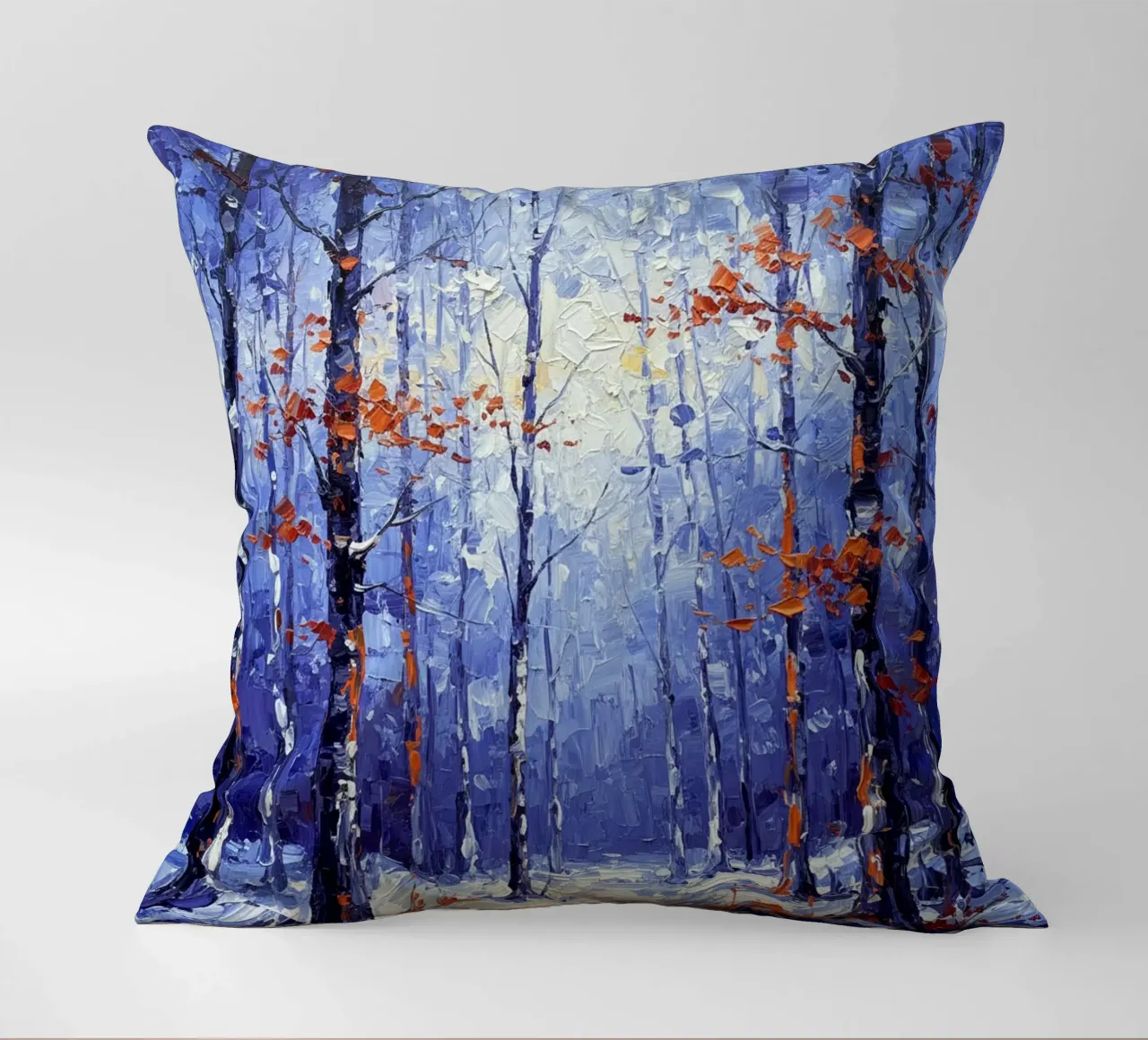 Sussurri cremisi in un bosco d'inverno cuscino da Artistic-shop