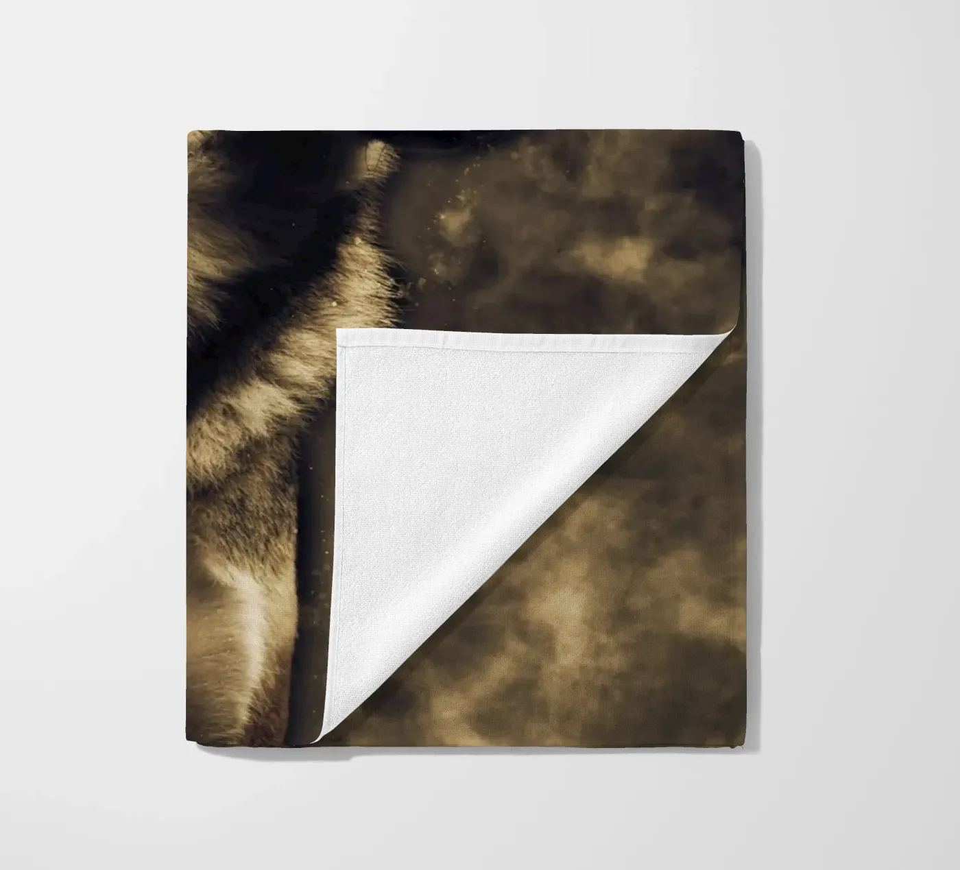 Wolf 3 strandhanddoek van Mateo