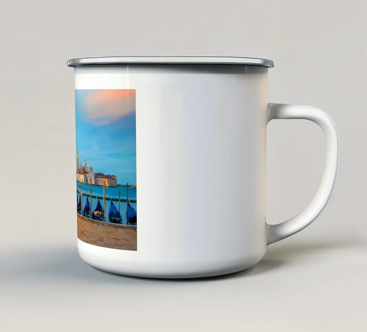 Lamplight and San Giorgio Maggiore, Venice, Italy tazza in smalto da Wanderlust Vibes