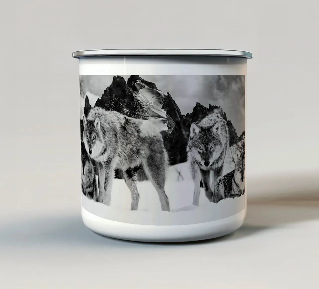 Wolves Mountains tazza in smalto da Mateo
