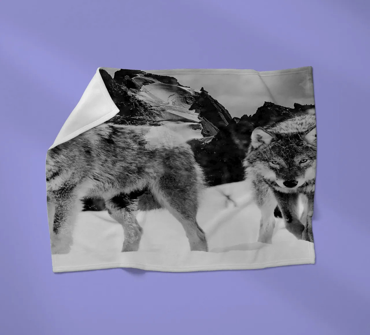 Wolves Mountains coperta in pile da Mateo