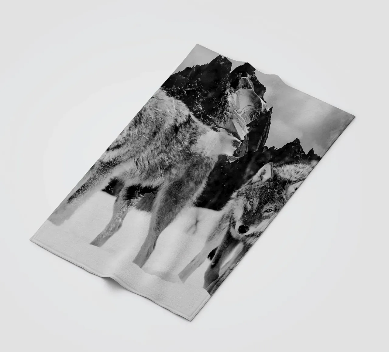 Wolves Mountains coperta in pile da Mateo