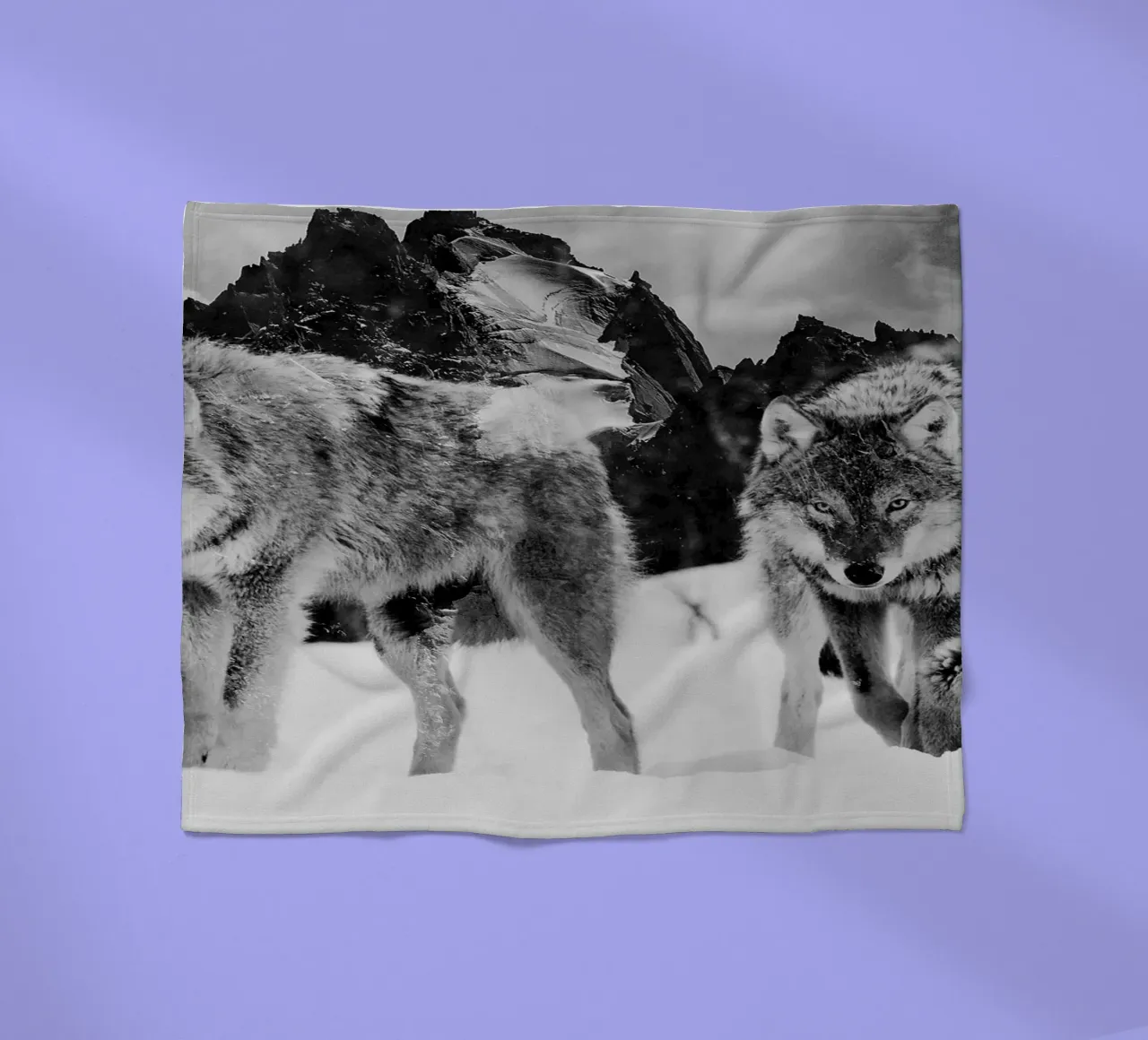 Wolves Mountains coperta in pile da Mateo