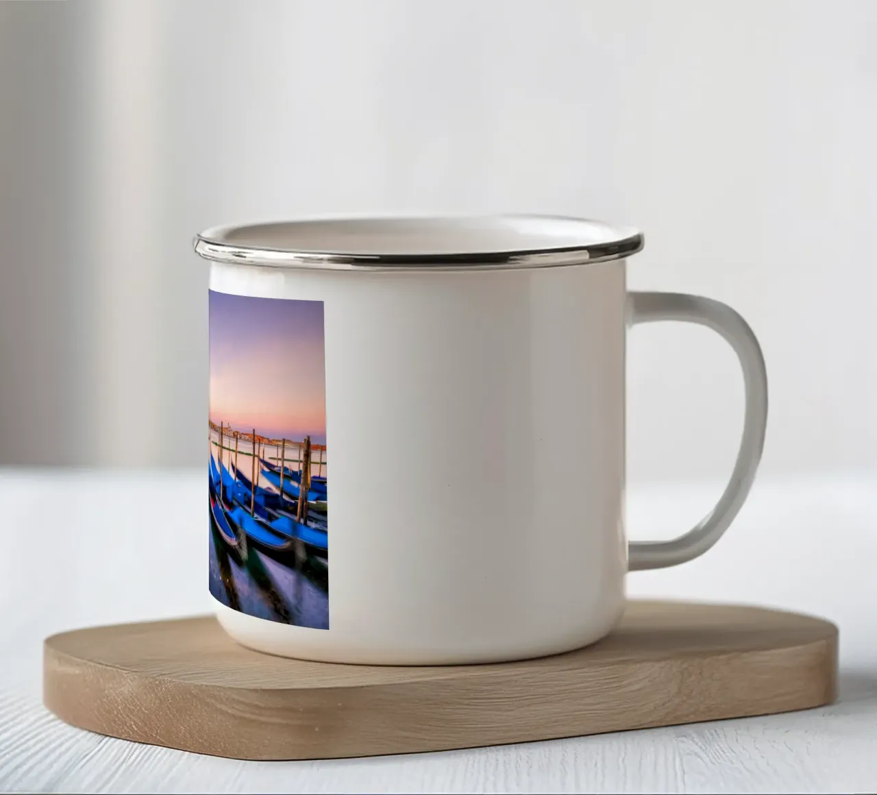 Sunrise Gondolas to San Giorgio Maggiore, Venice, Italy tazza in smalto da Wanderlust Vibes