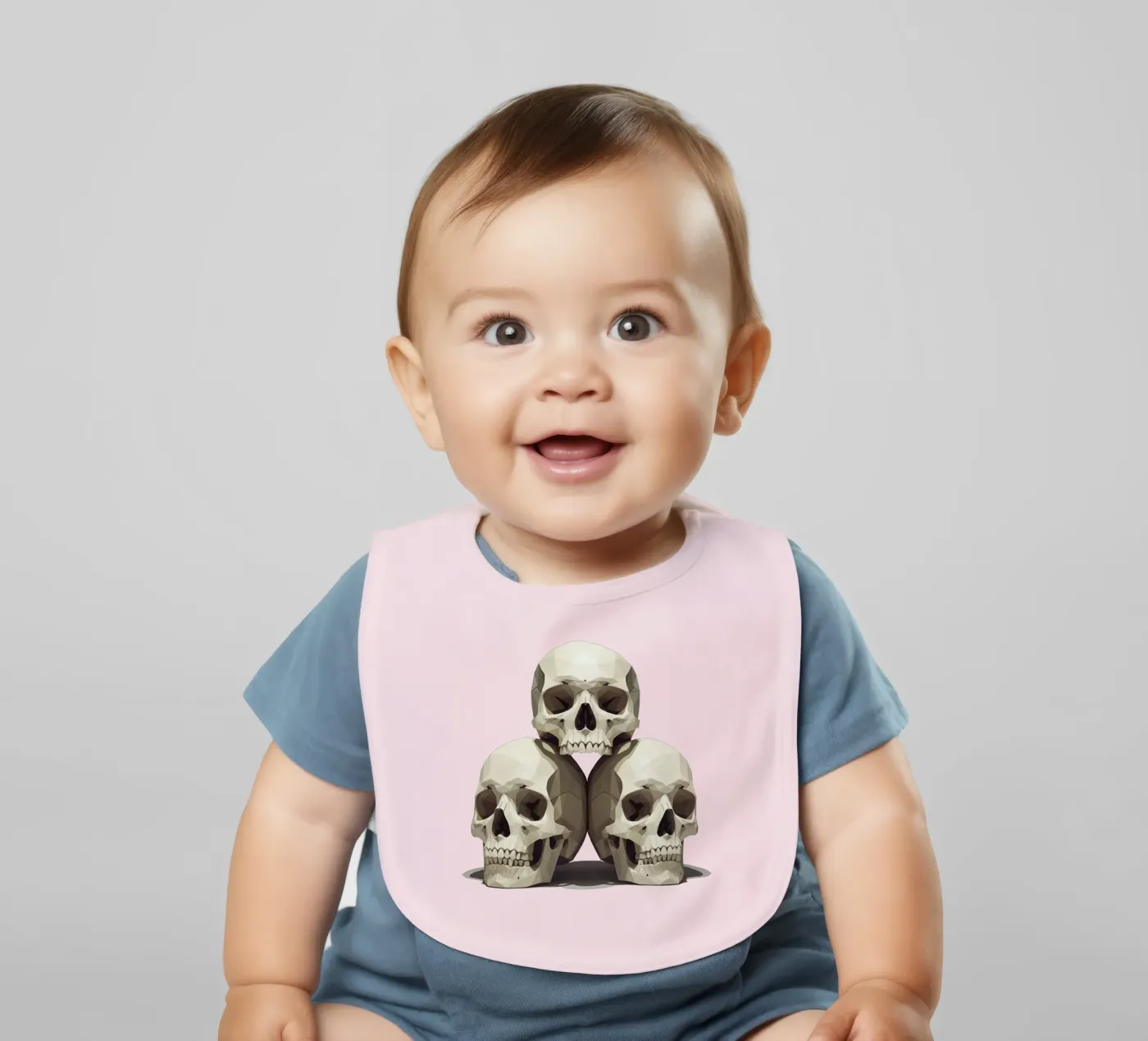 Pyramid of Skulls Low Poly Babylätzchen von Low Profile