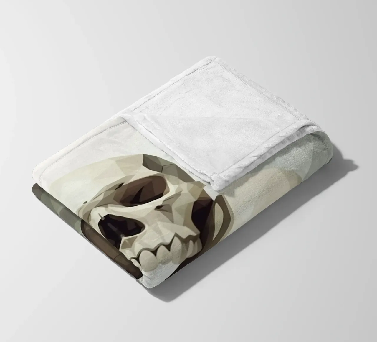 Piramide di teschi Low Poly coperta in pile da Low Profile