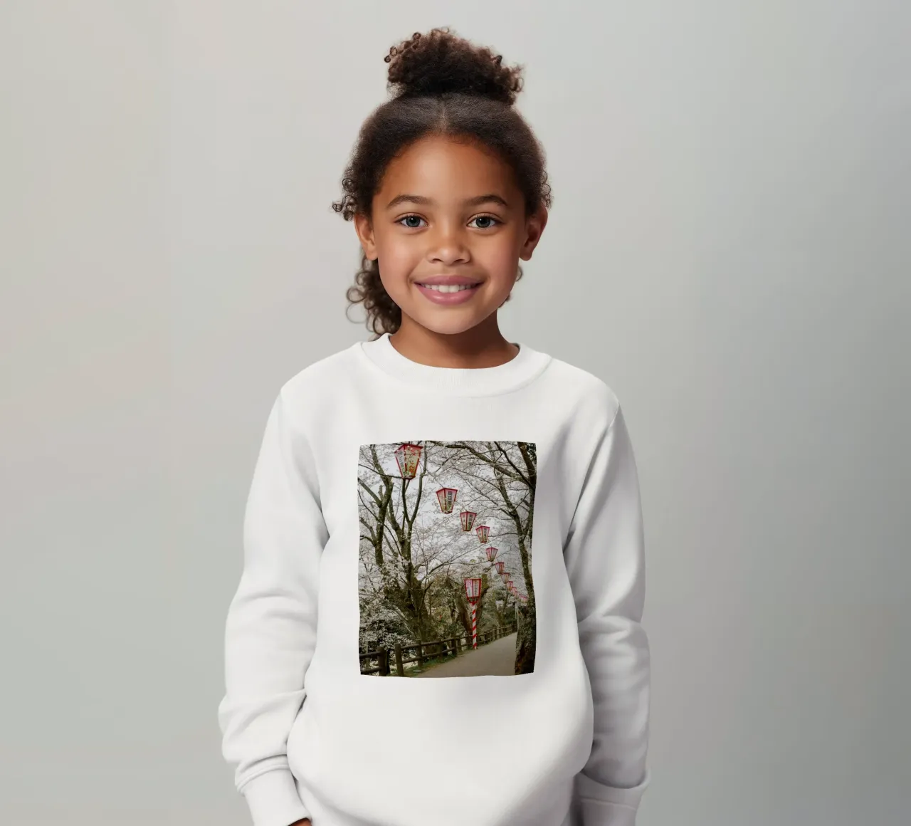 Parco dei ciliegi in fiore in Giappone felpa bambino da Marcel Bisig