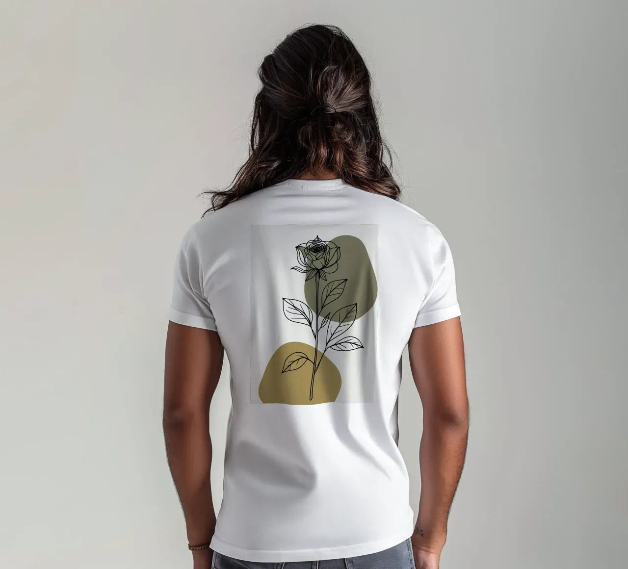 Line art minimalista di un singolo fiore di Amaryllis t-shirt da Bloom And Brush