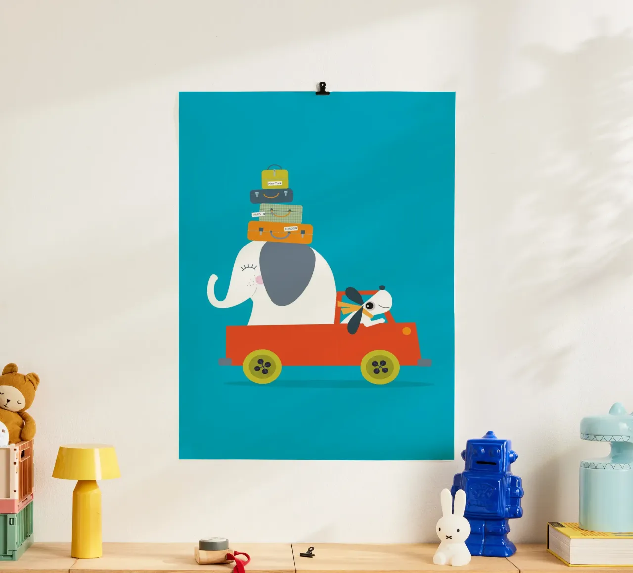 Avventura in viaggio - Illustrazione giocosa di un elefante e di un cane poster da JaySan Studio