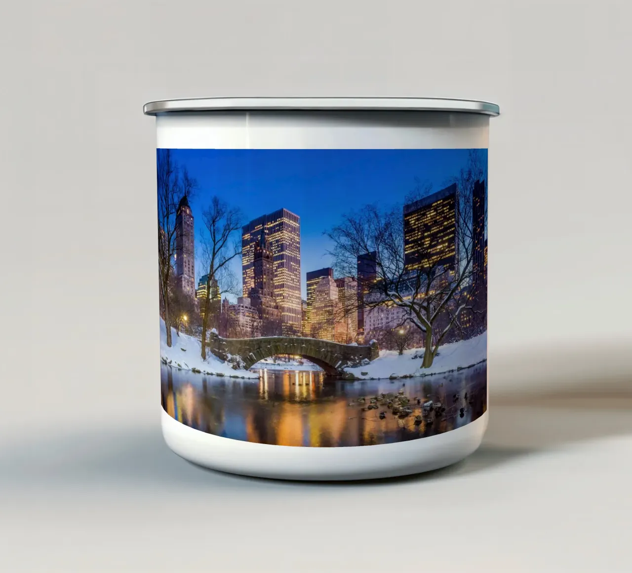 Il ponte di Gapstow in inverno, Central Park, New York, USA tazza in smalto da Wanderlust Vibes