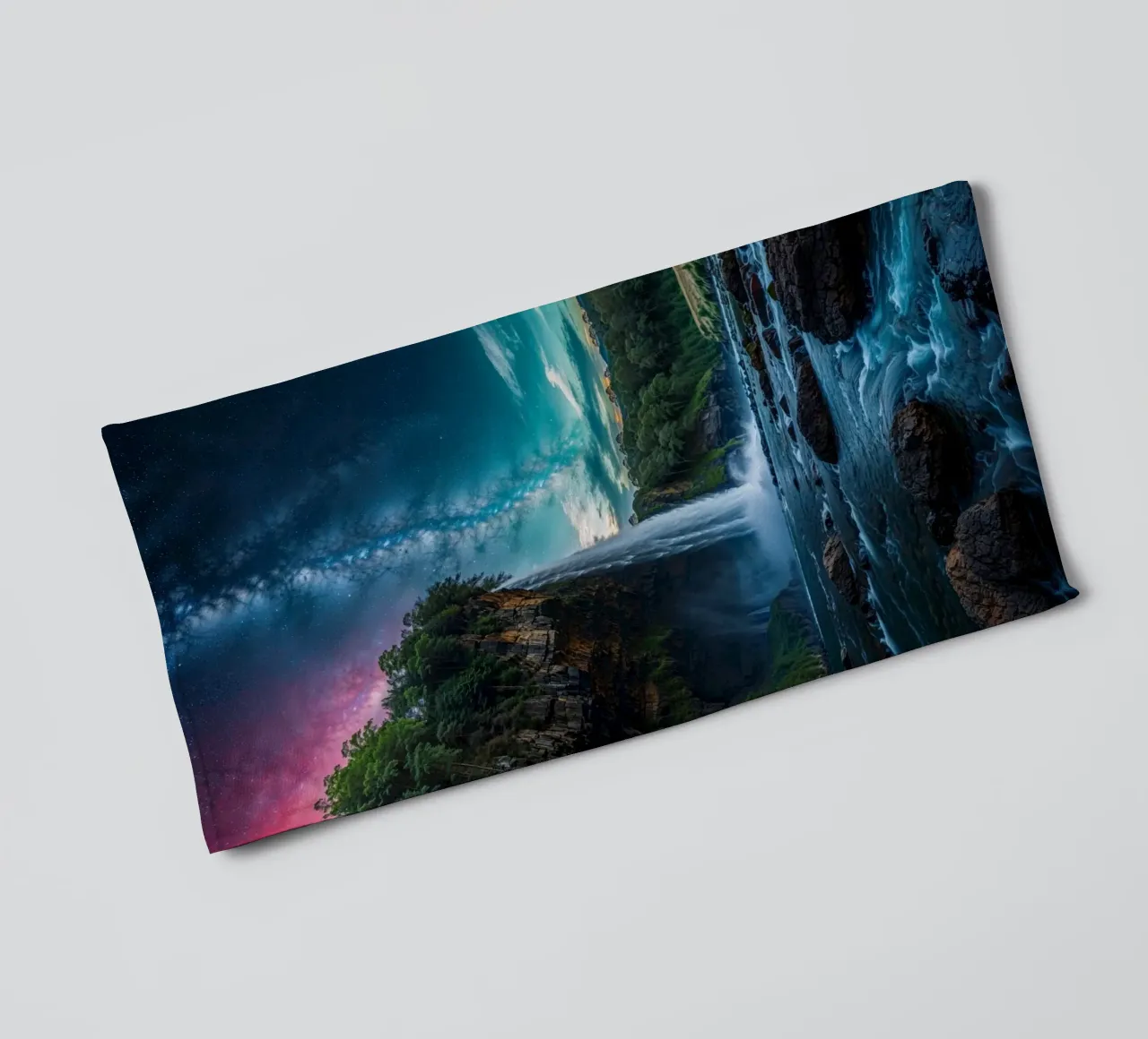 Superbe cascade sous un ciel étoilé serviette de bain de LM2KONE