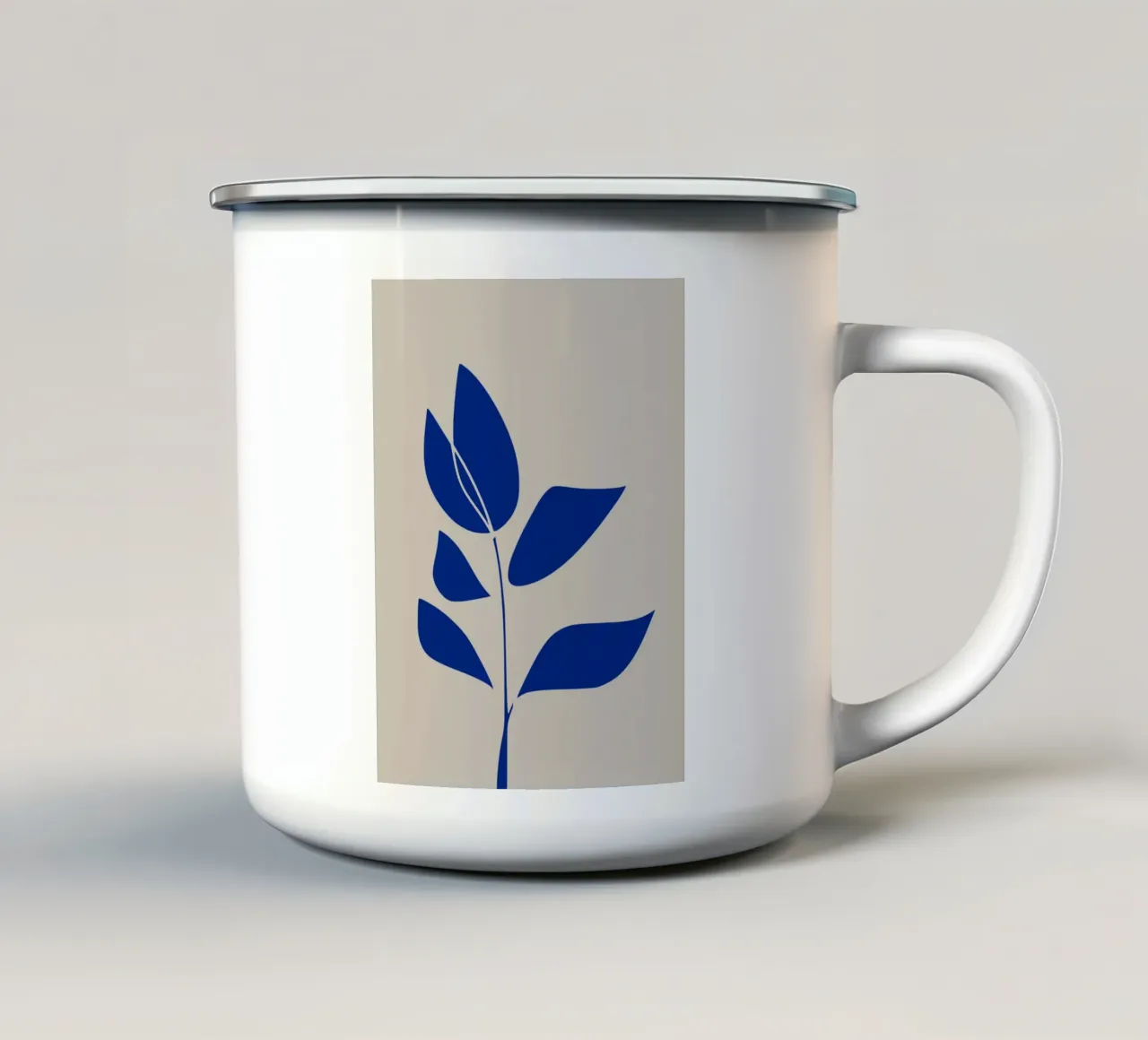 Pianta ultramarina tazza in smalto da Little Dean