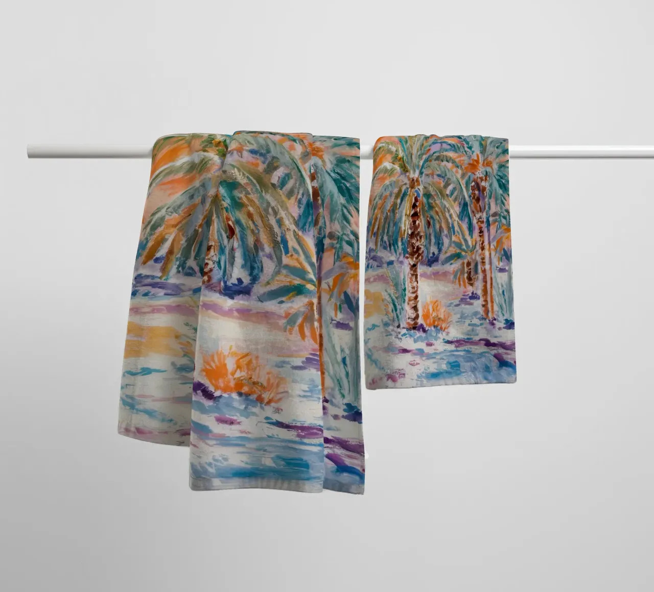 Riflesso di palma dell'oasi asciugamano da bagno da Angkasa Mist