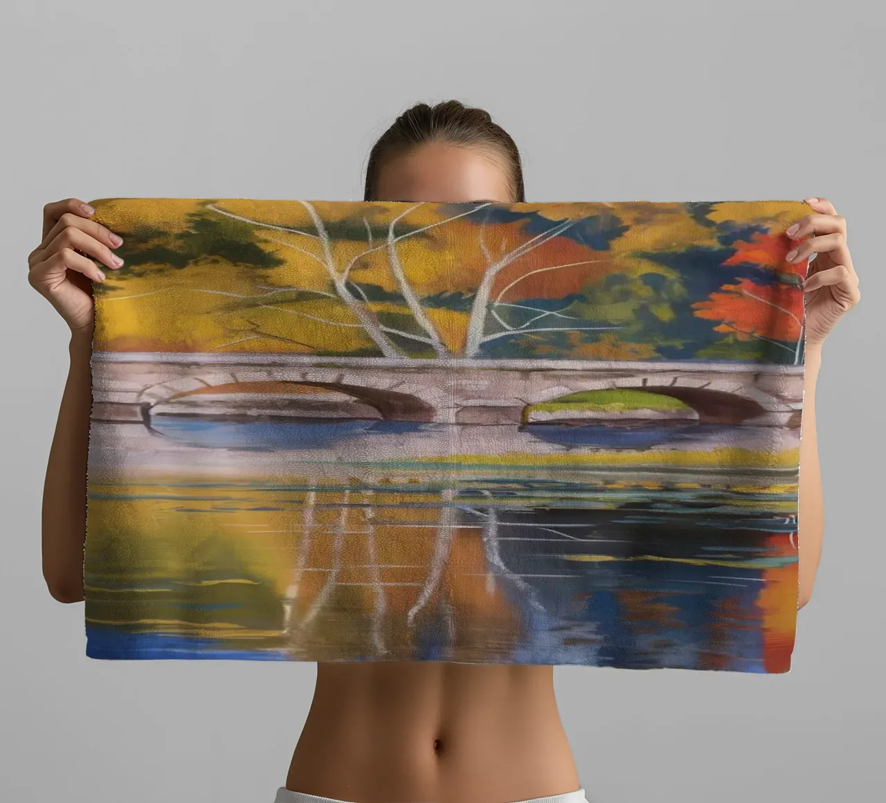 Riflessione autunnale sul fiume asciugamano da bagno da Angkasa Mist