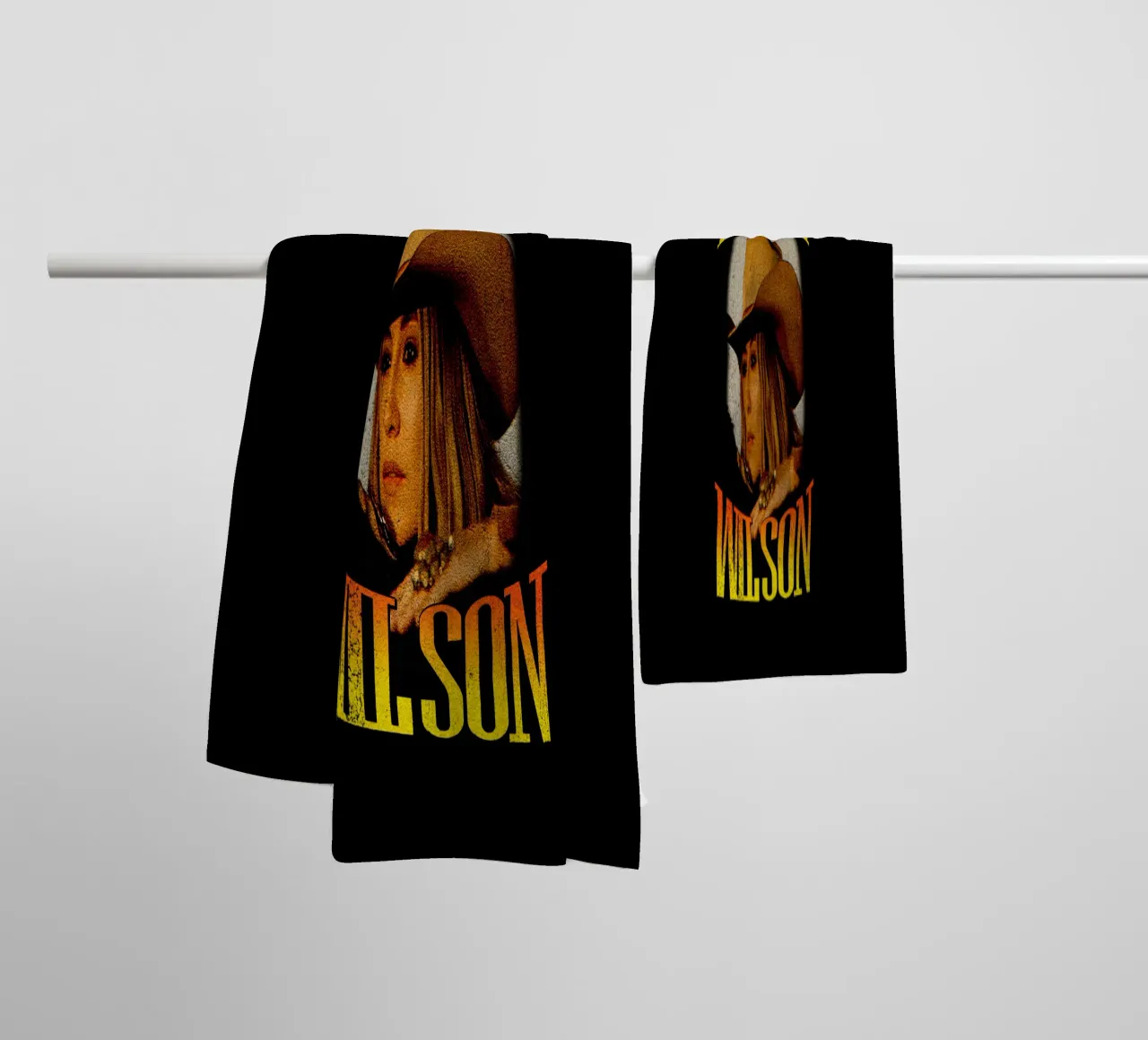 Lainey Wilson - Cavalli Buoni Classico asciugamano da bagno da igoshartwrks