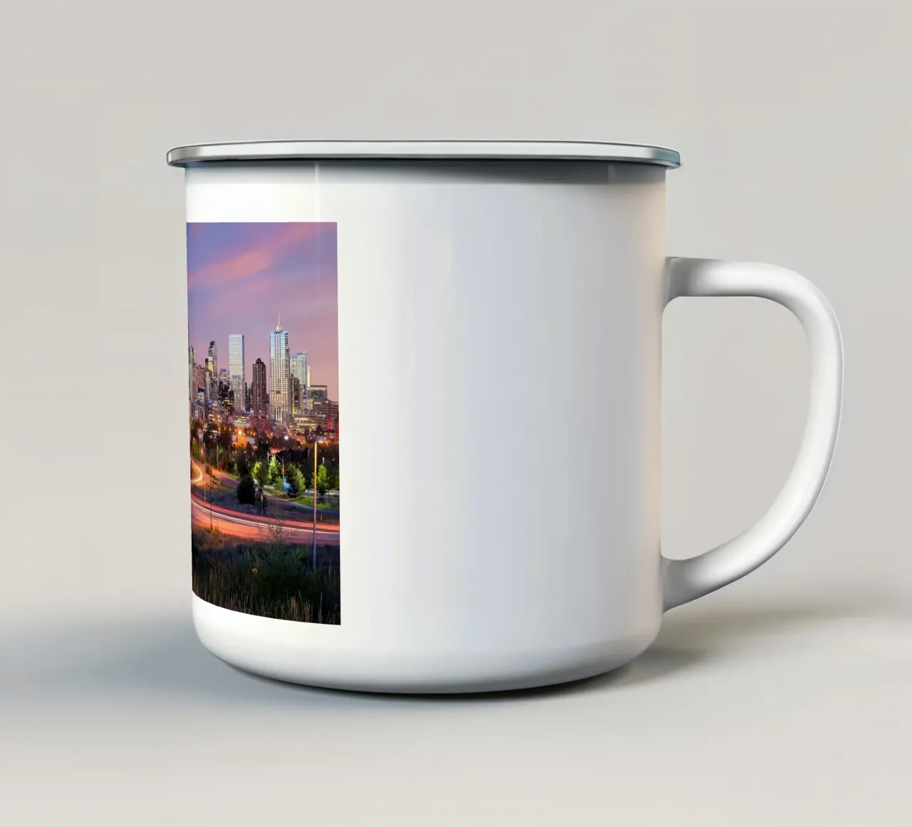 Skyline del centro con scie luminose, Denver, USA tazza in smalto da Wanderlust Vibes