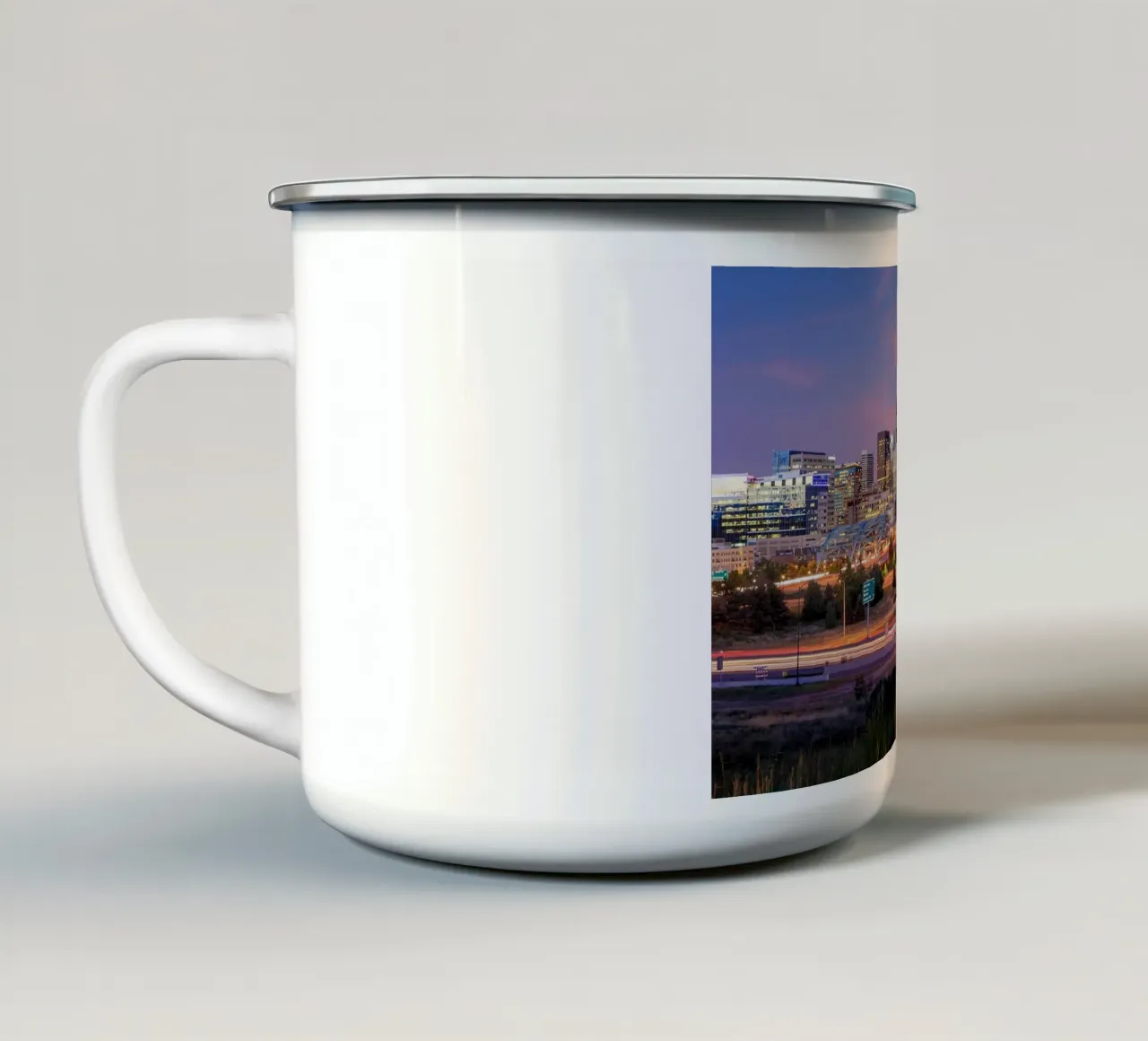 Skyline del centro con scie luminose, Denver, USA tazza in smalto da Wanderlust Vibes