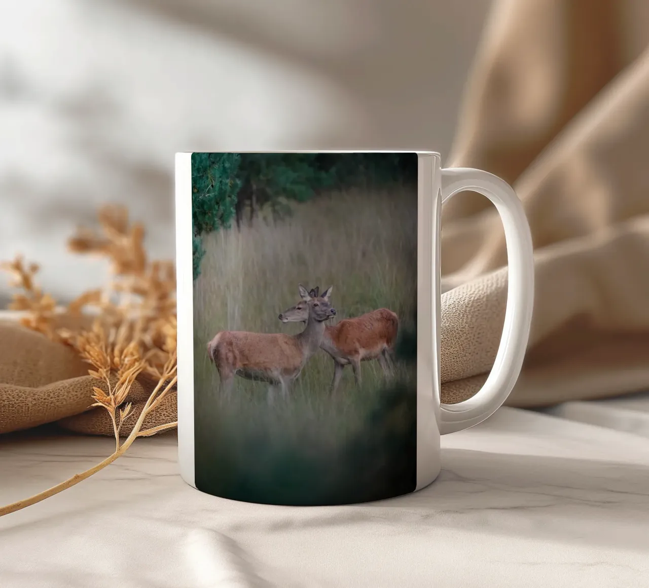 Femmine di cervo rosso tazza in ceramica da Tom's Wildlife