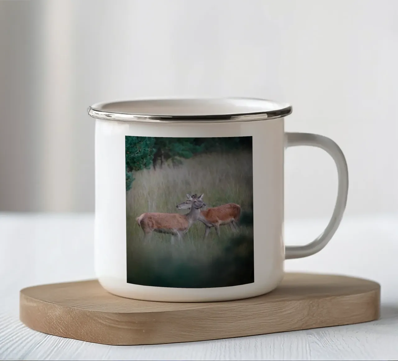 Femmine di cervo rosso tazza in smalto da Tom's Wildlife