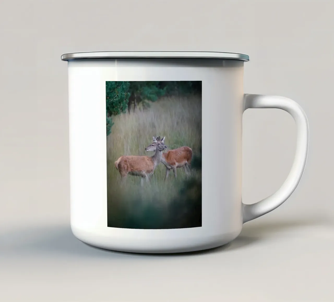 Femmine di cervo rosso tazza in smalto da Tom's Wildlife