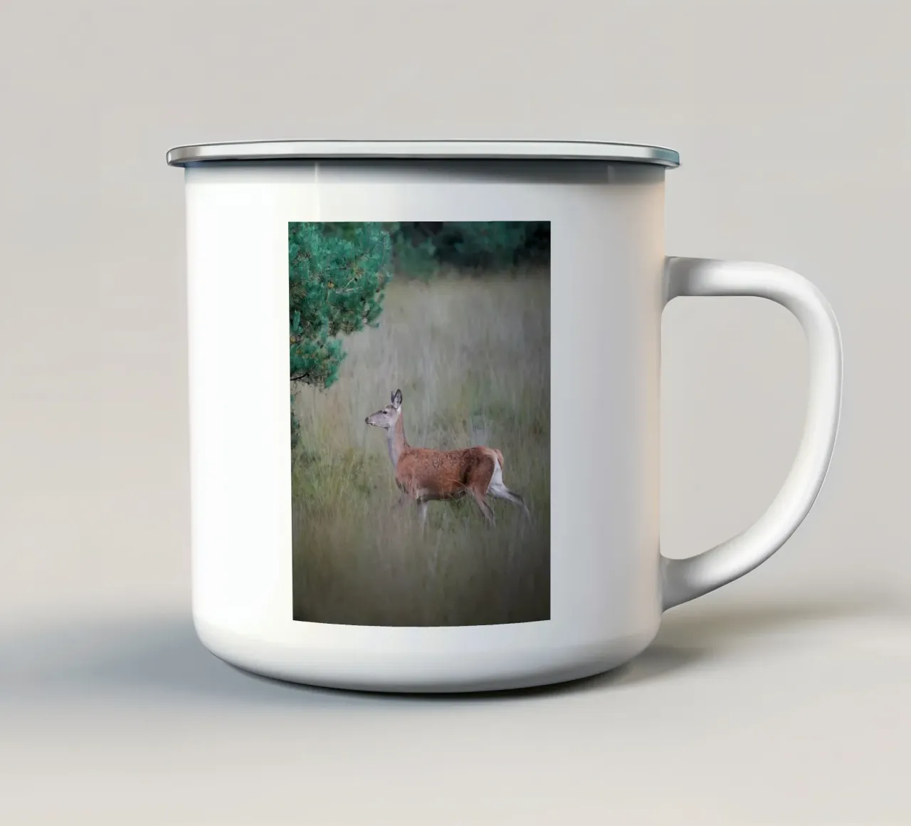 Cervo rosso nella foresta tazza in smalto da Tom's Wildlife