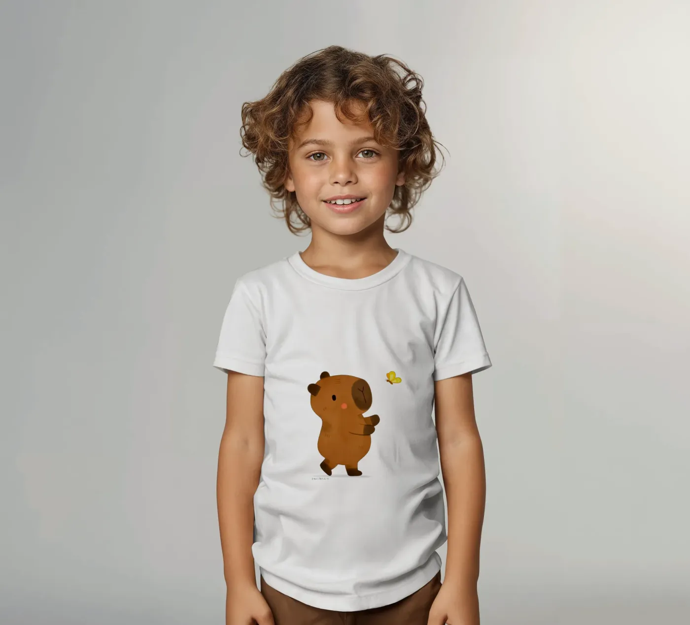 Capybara and Butterfly t-shirt bambini da julianamotzko