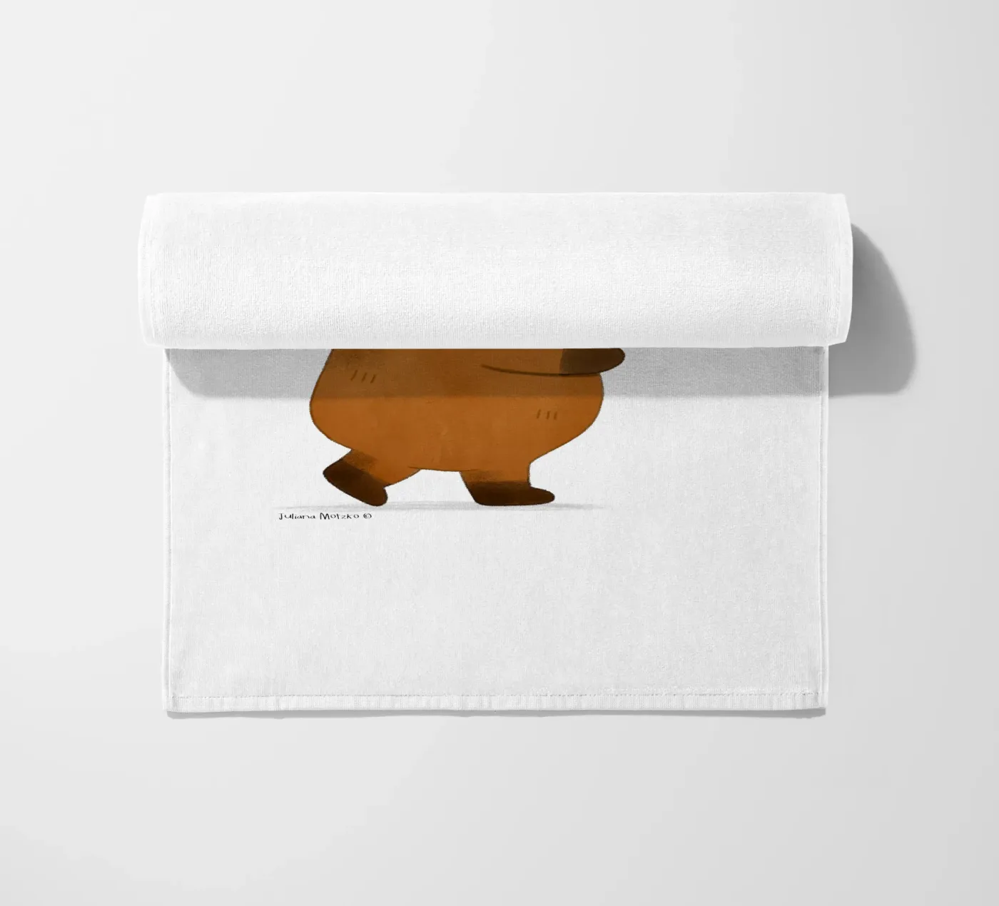 Capybara and Butterfly serviette de plage de julianamotzko