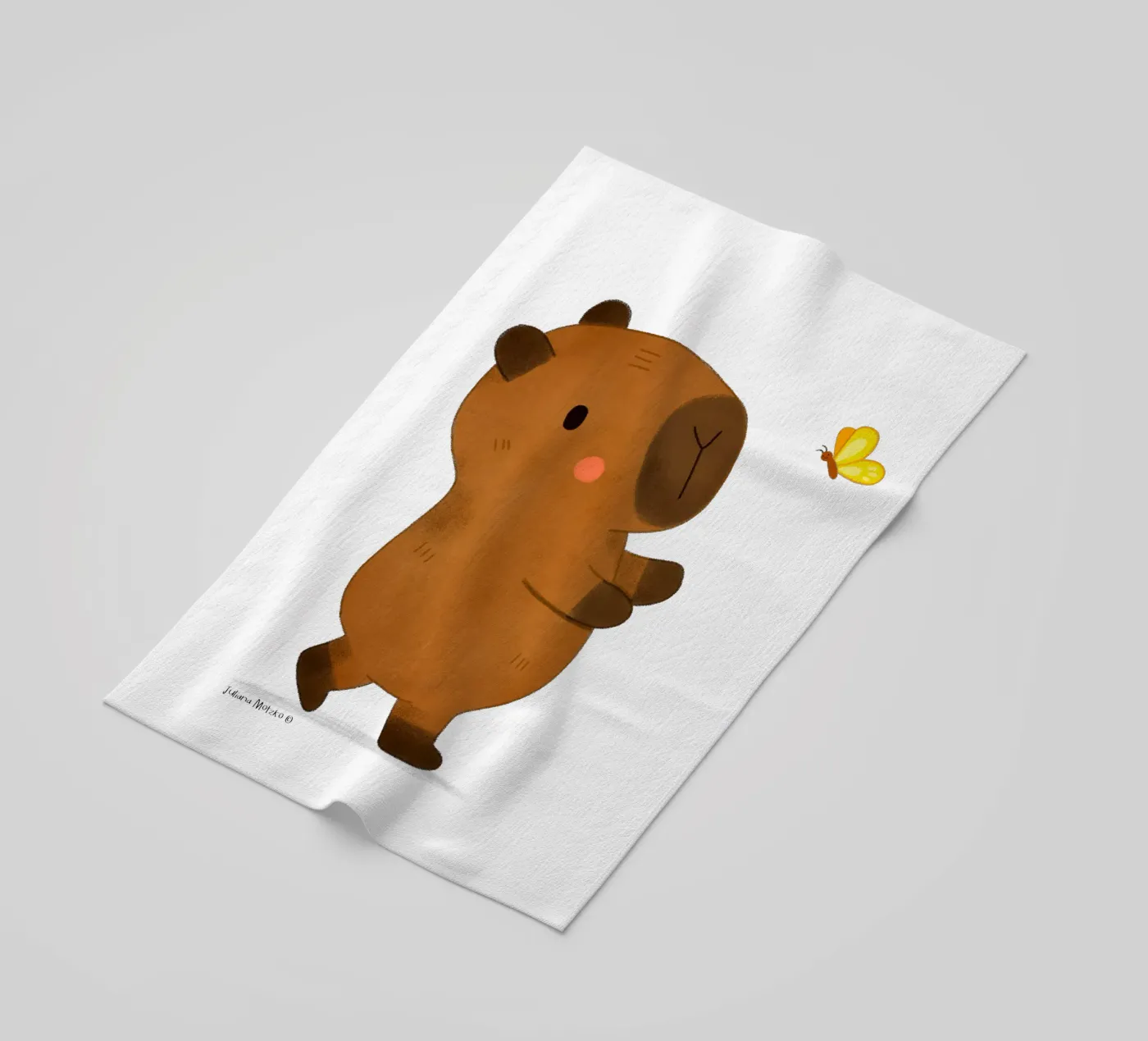 Capybara and Butterfly serviette de plage de julianamotzko