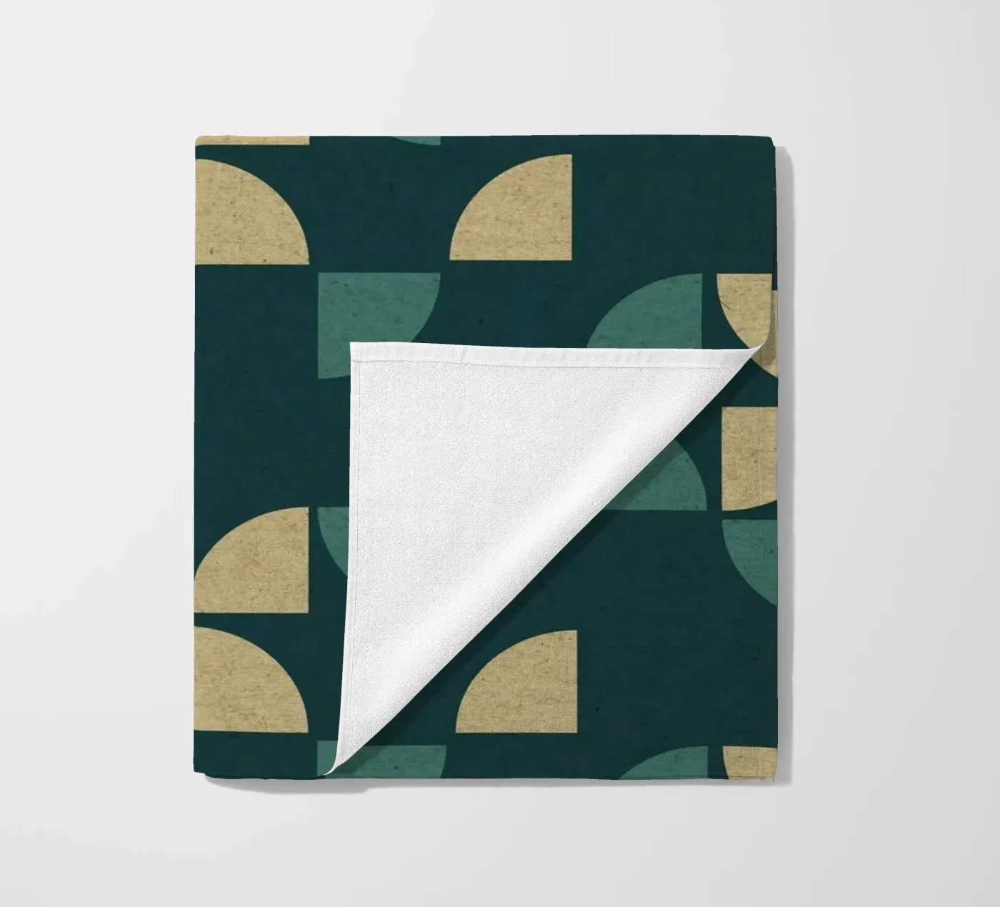 Geometrisch patroon strandhanddoek van Kim Hubball Studio