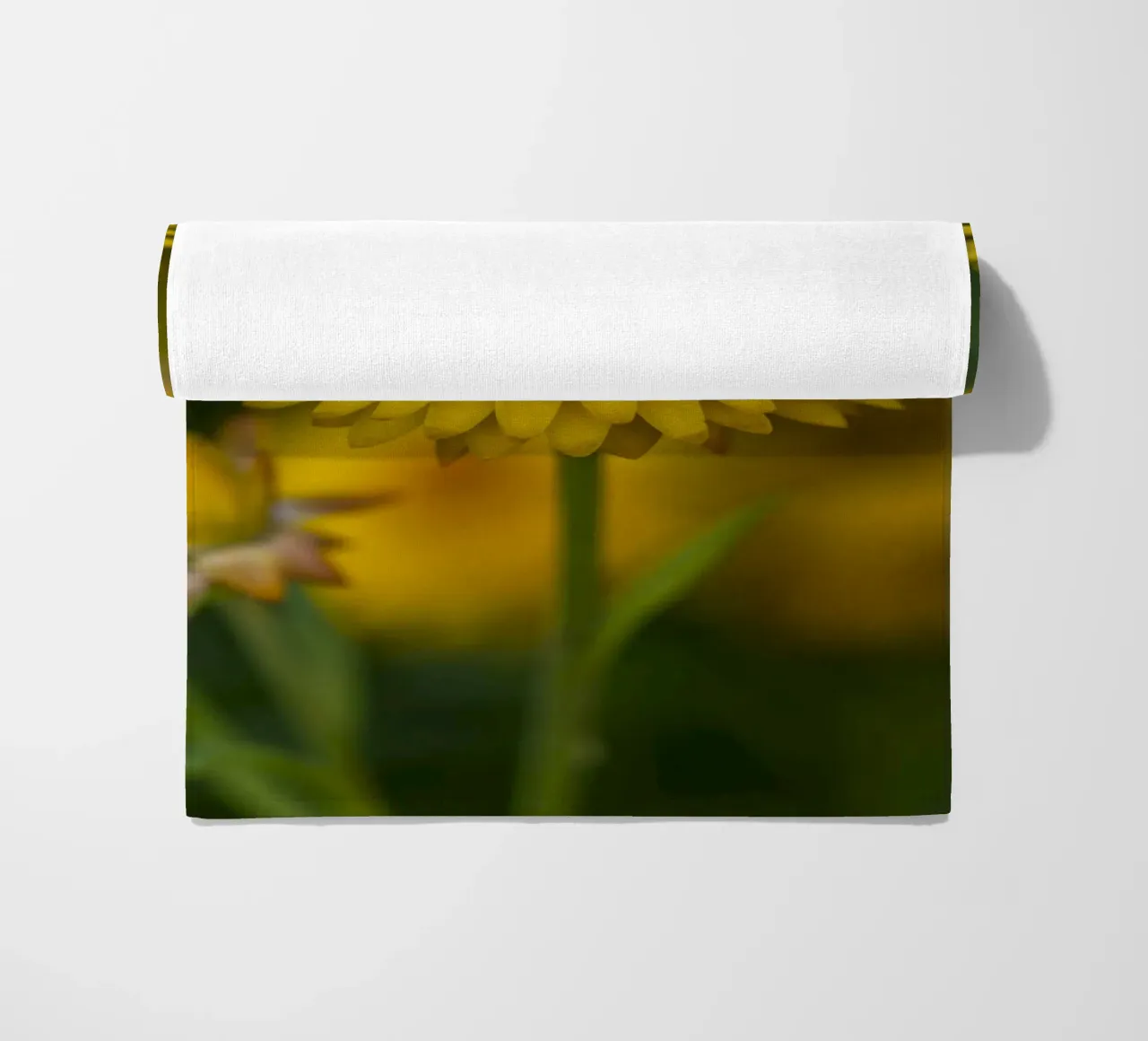 Sole del raccolto telo mare da Curious Collections by Marielle Leenders