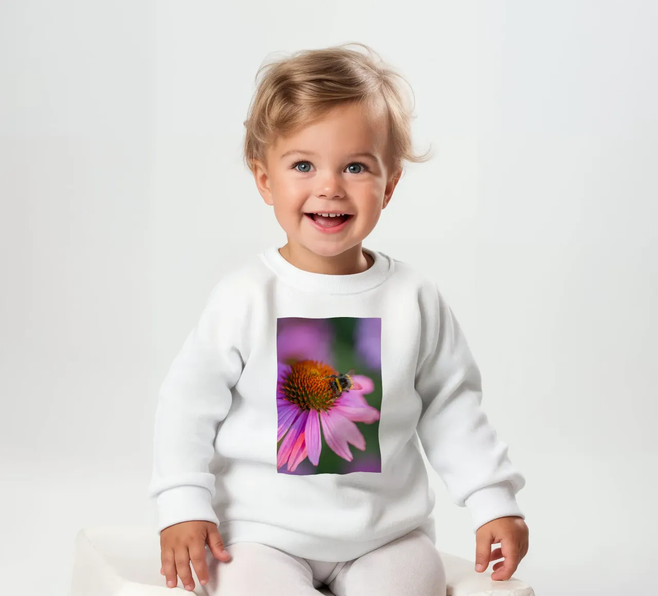 Bombo su fiore rosa felpa neonato da Curious Collections by Marielle Leenders