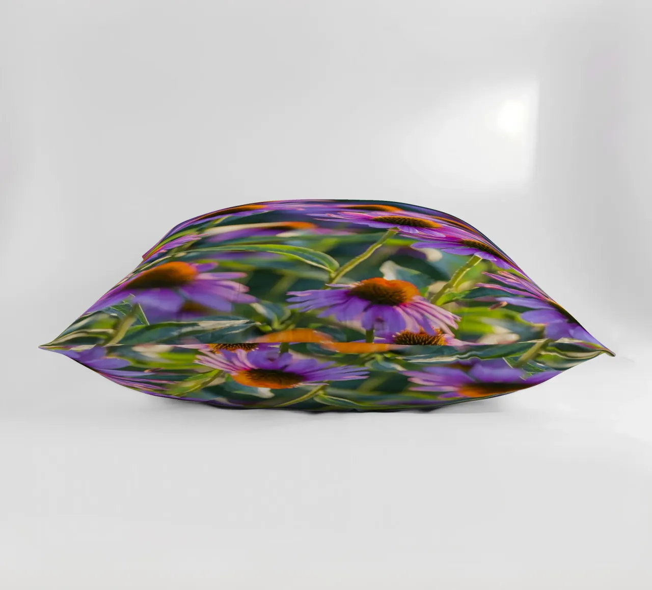 I fiori dell'ora d'oro cuscino da Curious Collections by Marielle Leenders
