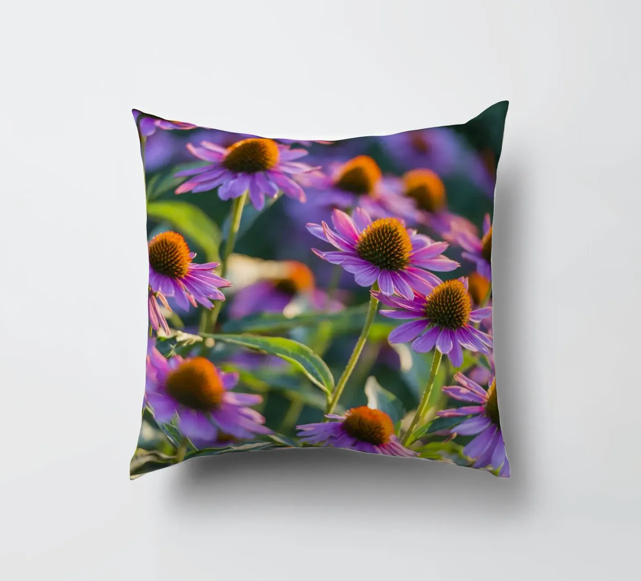 I fiori dell'ora d'oro cuscino da Curious Collections by Marielle Leenders