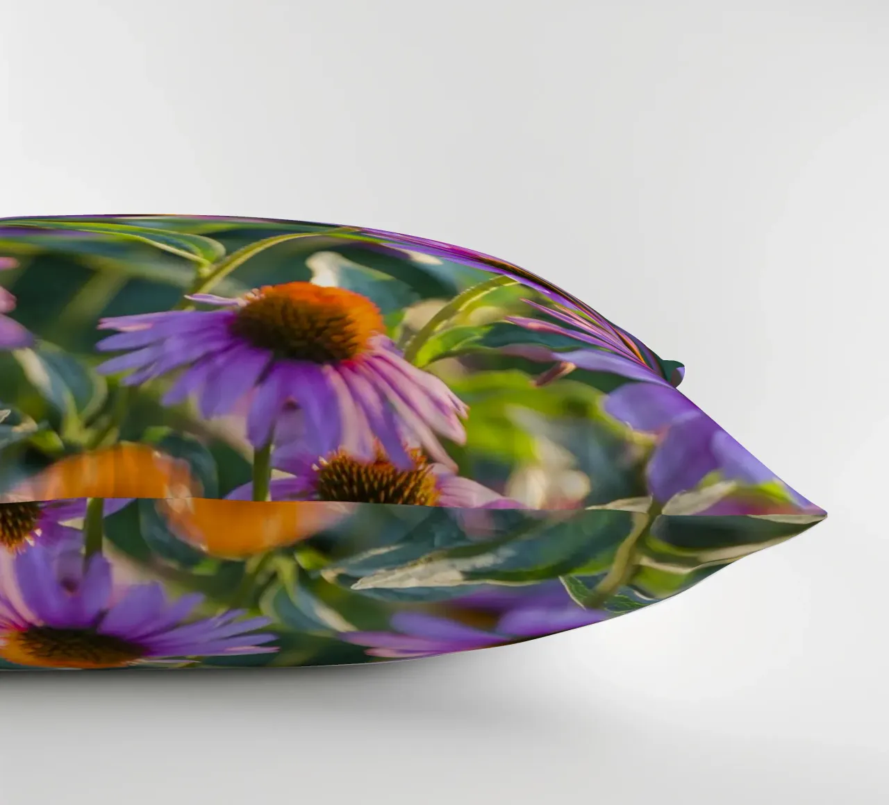 I fiori dell'ora d'oro cuscino da Curious Collections by Marielle Leenders