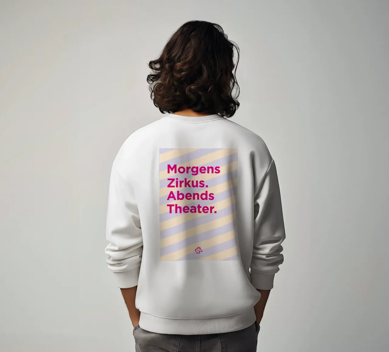 Morgens Zirkus. Abends Theater. Sweatshirt von Art Fart