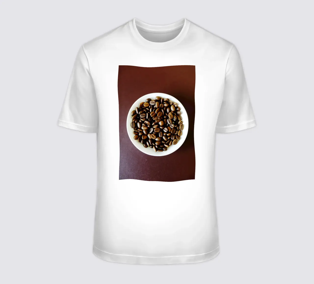 caffè, caffè, caffè t-shirt da Simon Koy