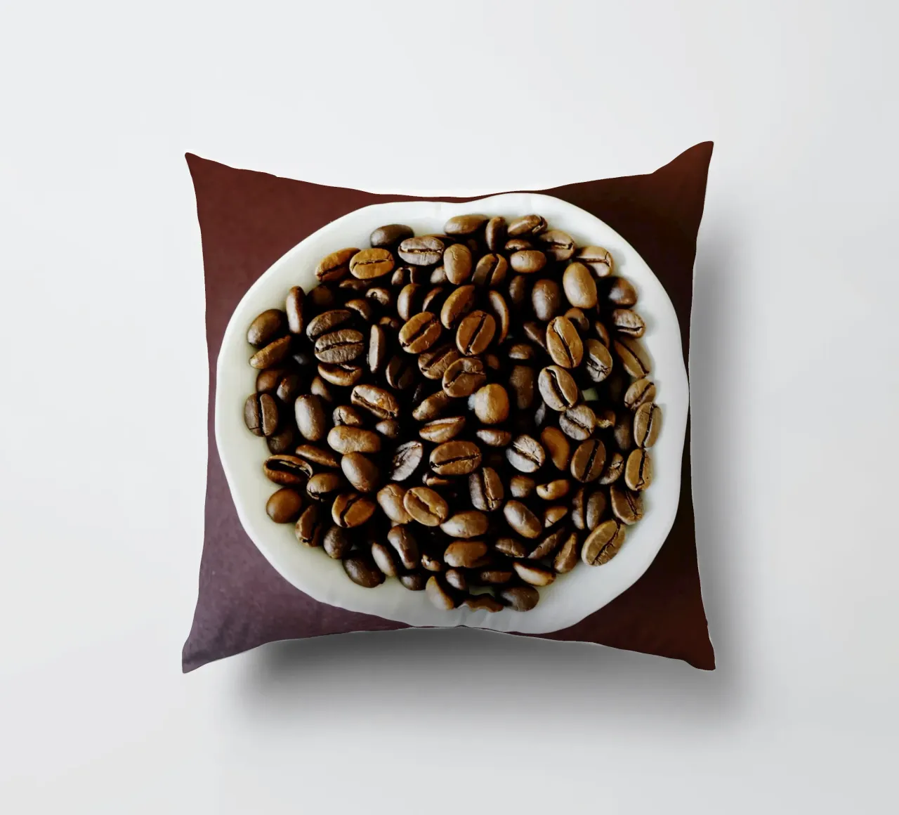 caffè, caffè, caffè cuscino da Simon Koy
