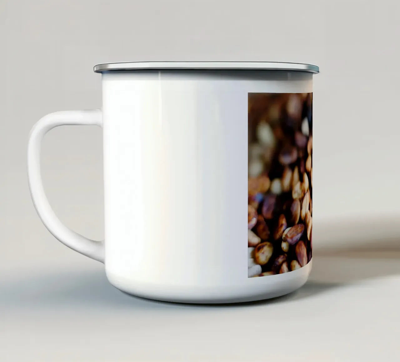 Chicchi di caffè dalla Costa Rica tazza in smalto da Simon Koy