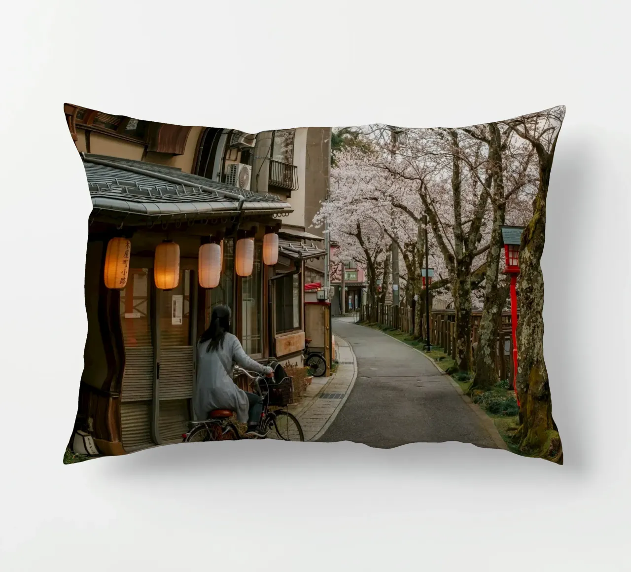 Kinosaki Onsen Fiori di ciliegio, Giappone cuscino da Marcel Bisig