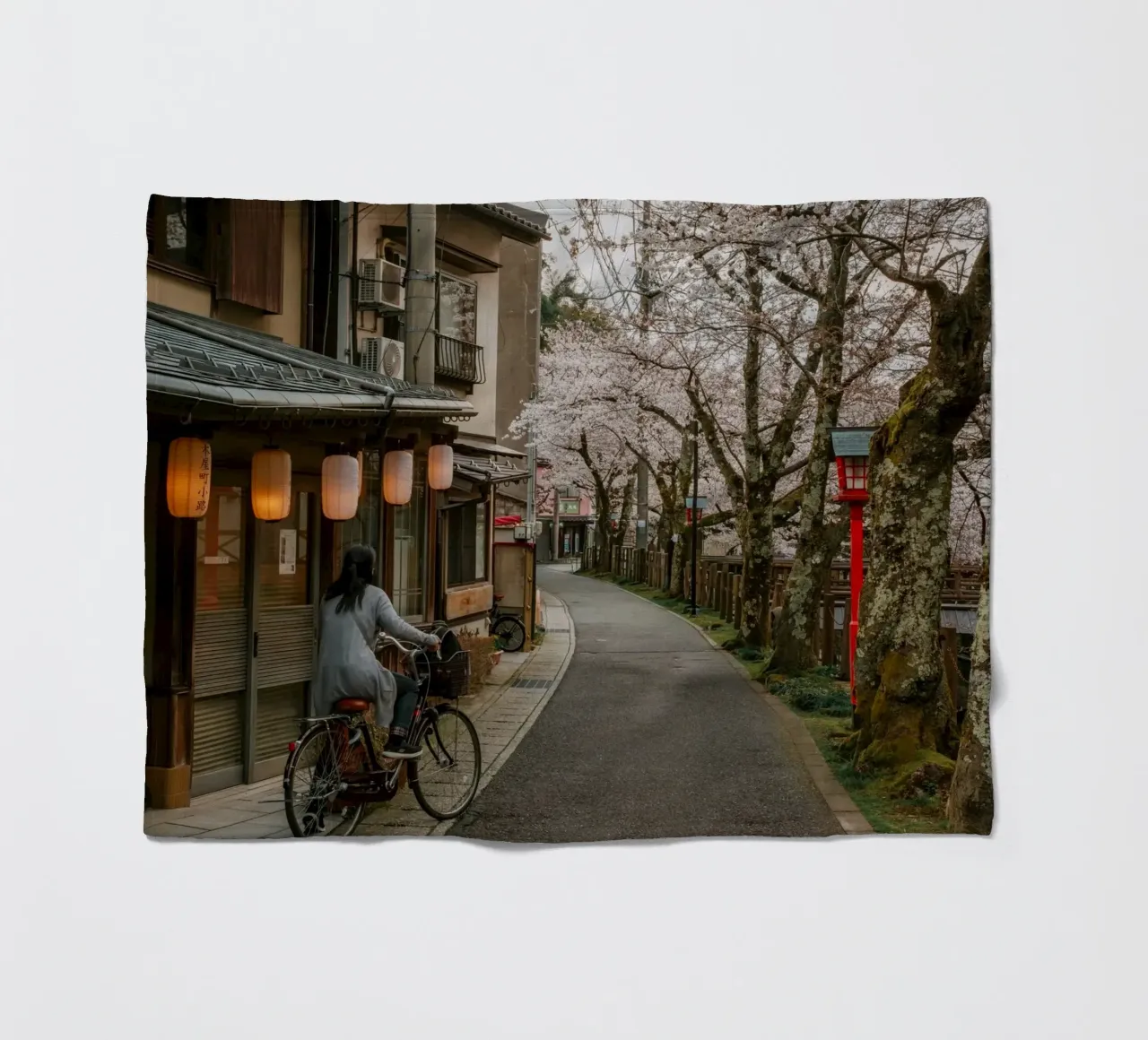 Kinosaki Onsen Fiori di ciliegio, Giappone coperta in pile da Marcel Bisig