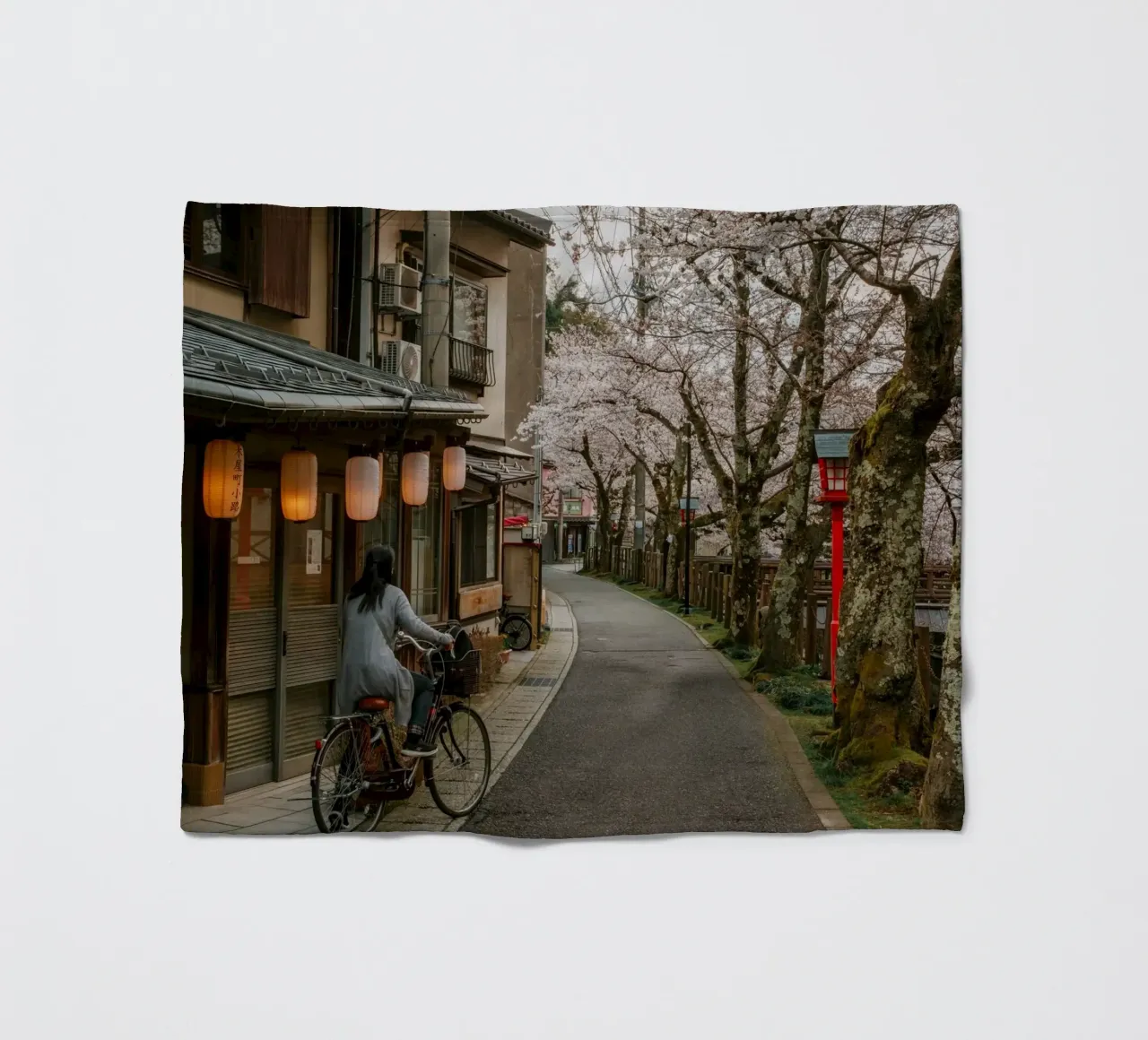 Kinosaki Onsen Fiori di ciliegio, Giappone coperta in pile da Marcel Bisig