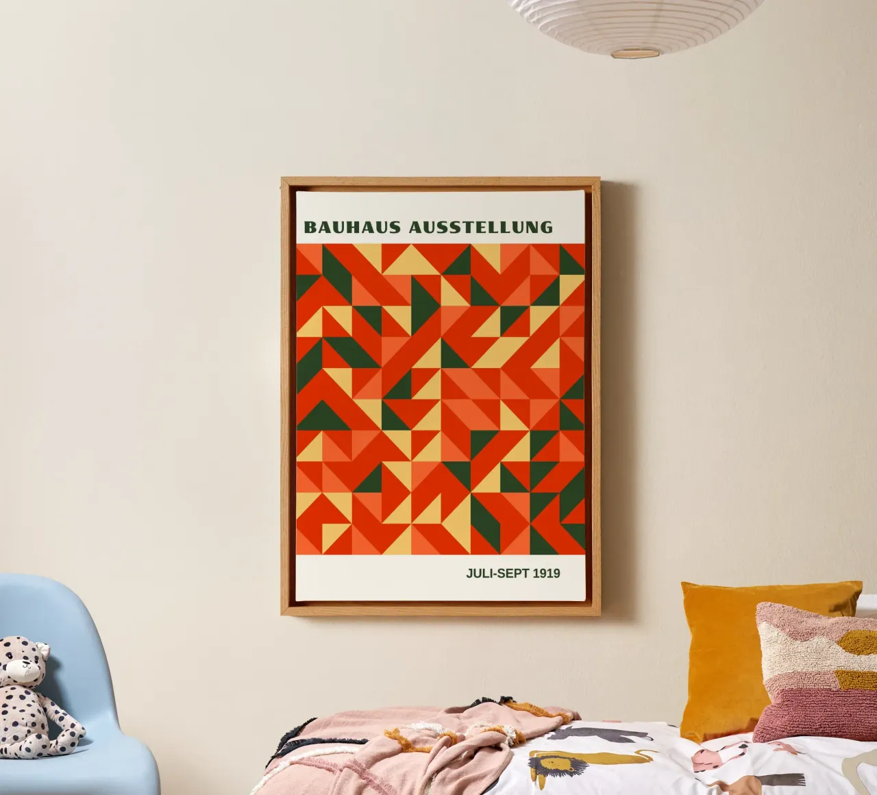 Bauhaus Geometric Abstract Pattern | Triángulos rojos y naranjas lienzo de Grungeo