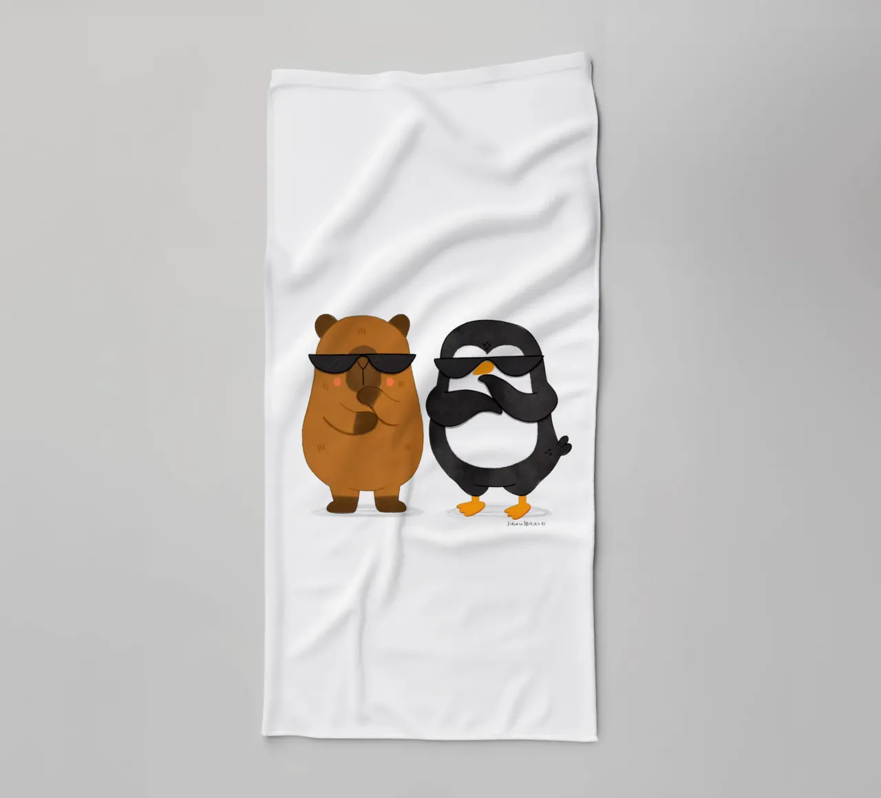 Capibara e pinguino - Best Bros asciugamano da bagno da julianamotzko