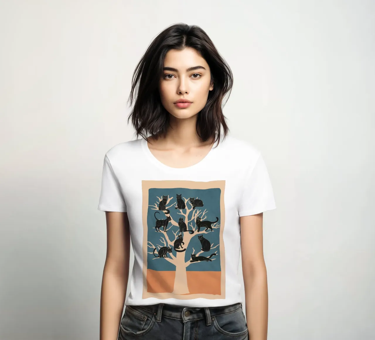 Black Cats in a Tree t-shirt da donna da Nadjaa