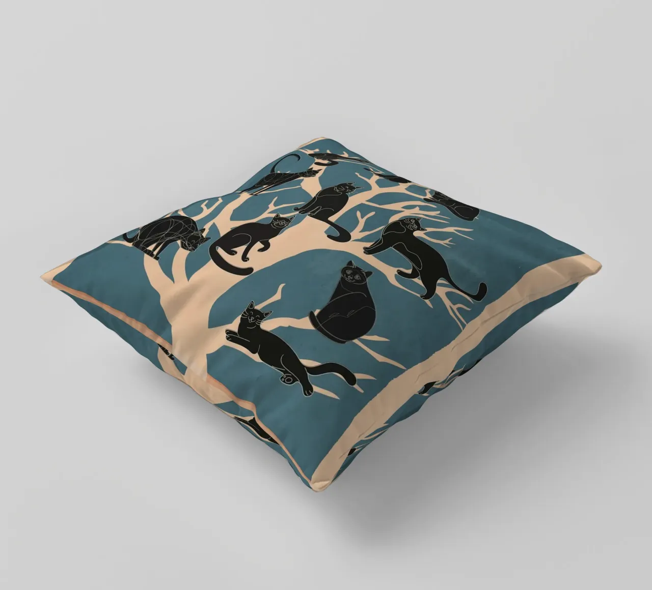 Black Cats in a Tree cuscino da Nadjaa