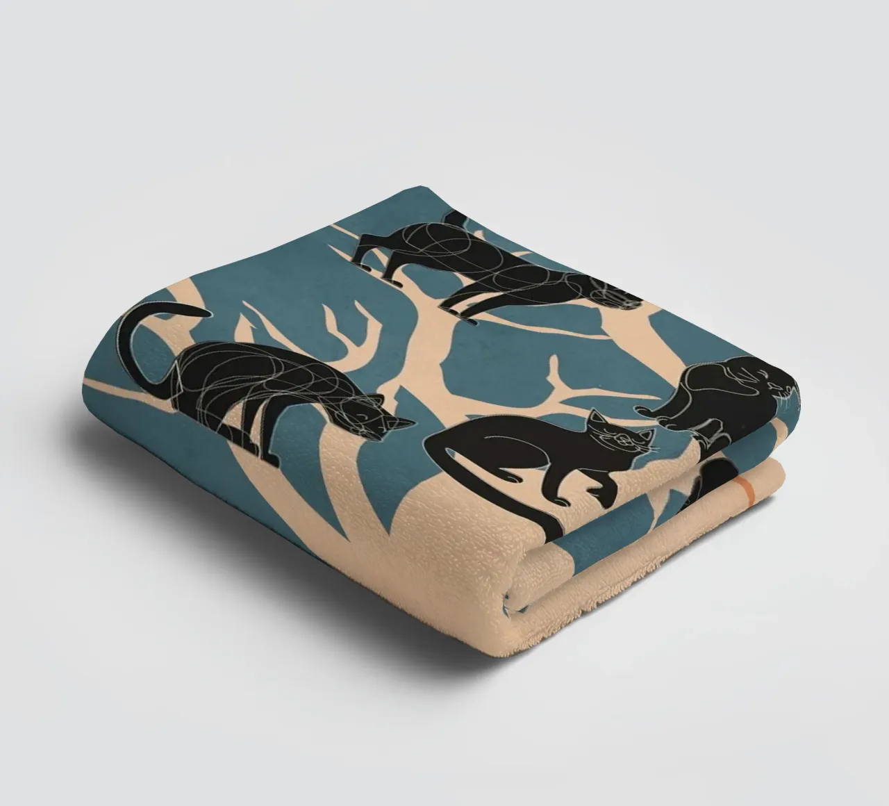 Black Cats in a Tree Handtuch von Nadjaa