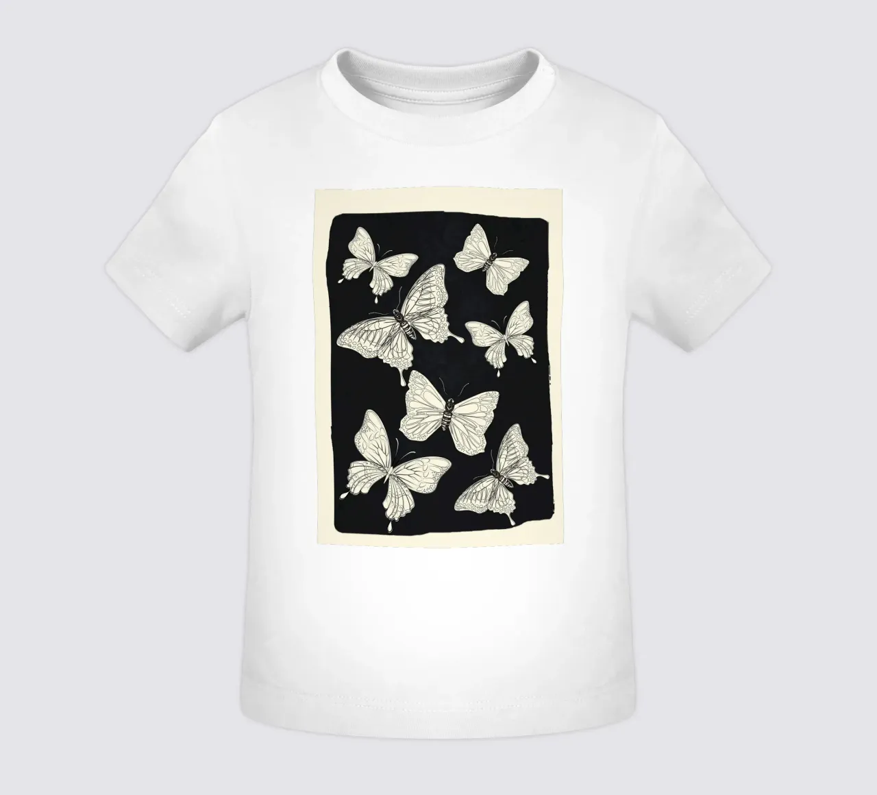 Flying Butterflies 1 maglietta neonato da Nadjaa
