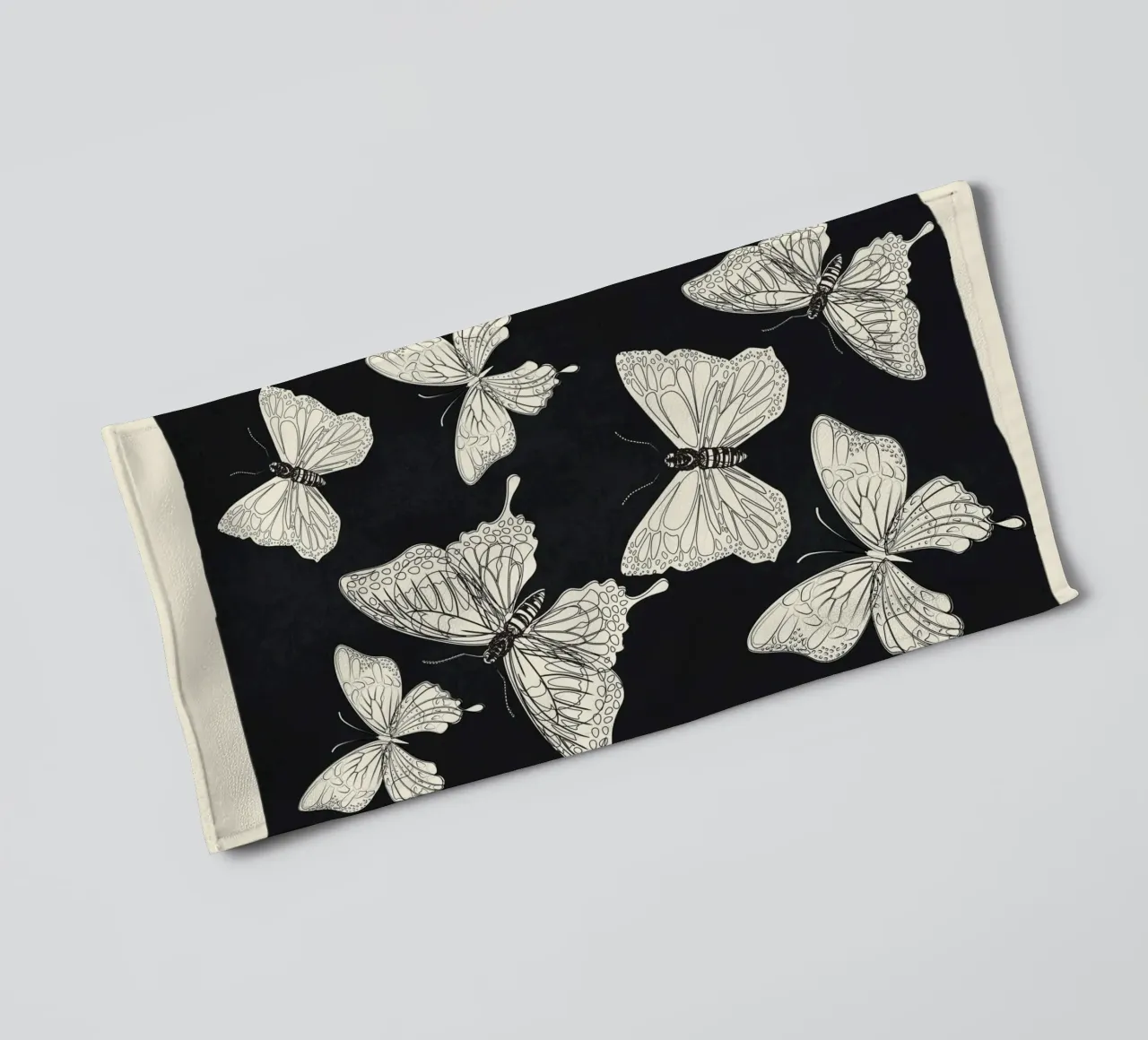 Flying Butterflies 1 asciugamano da bagno da Nadjaa