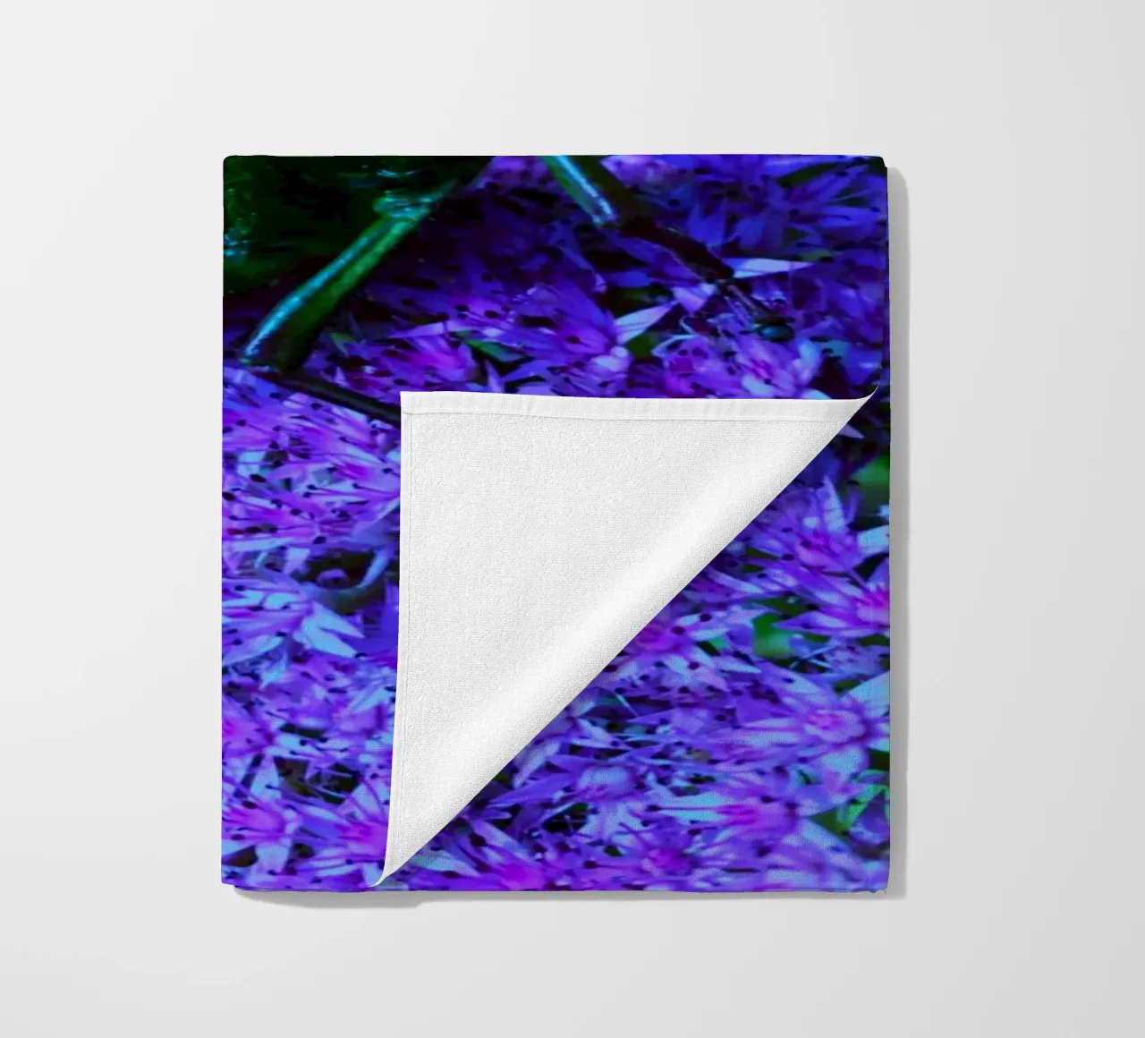 Grasshopper – small but full of vitality beach towel by Nature's Palette
