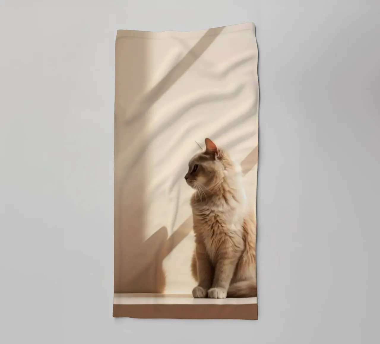 cat in shadow light badhanddoek van Fost